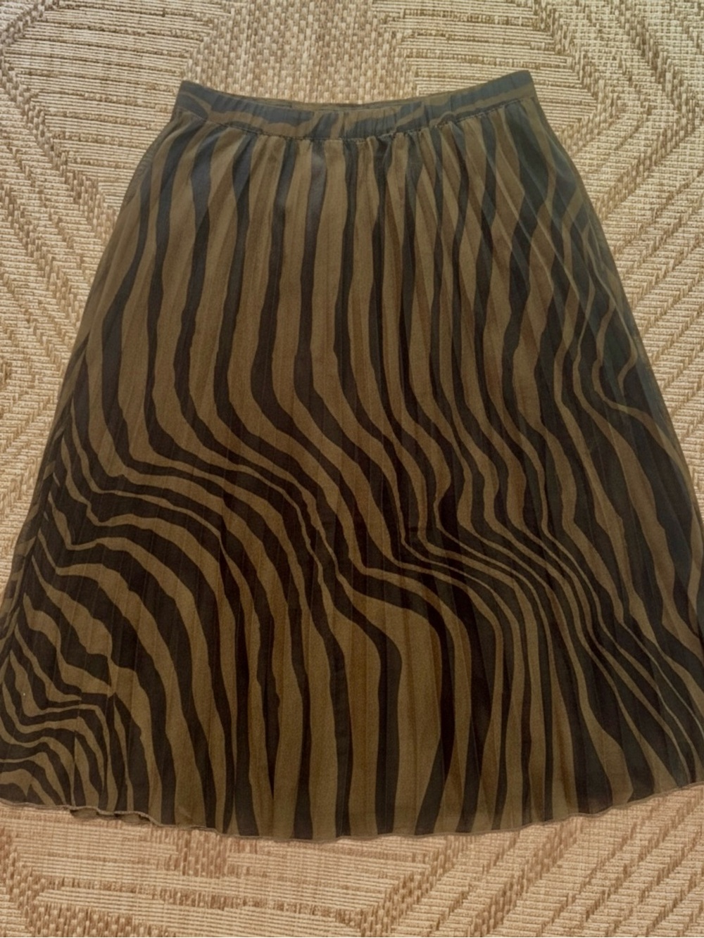 Tahari Olive and Black Zebra-Striped Pleated A-Line Skirt